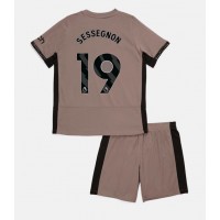 Dres Tottenham Hotspur Ryan Sessegnon #19 Tretina pre deti 2023-24 Krátky Rukáv (+ trenírky)
